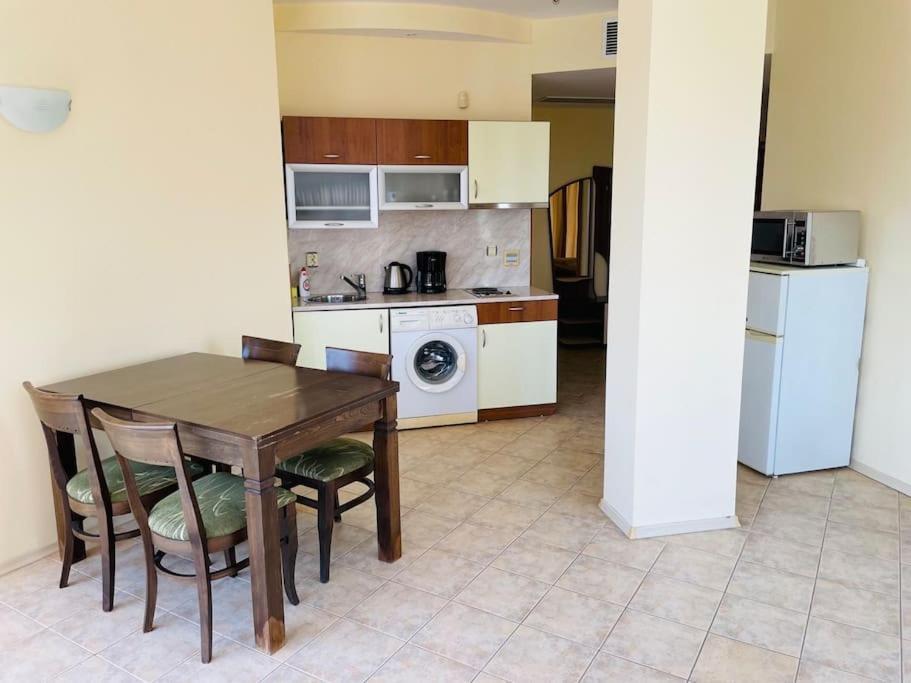 Kaya Apartments Slăntjev Brjag Exteriör bild
